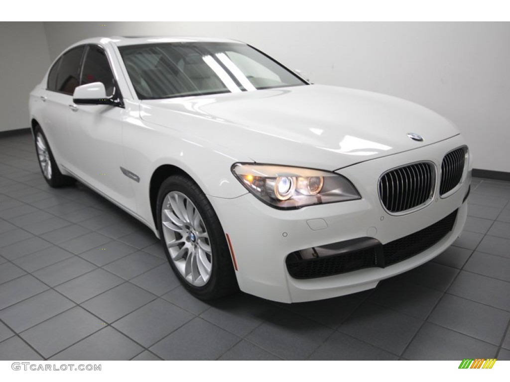 Alpine White BMW 7 Series