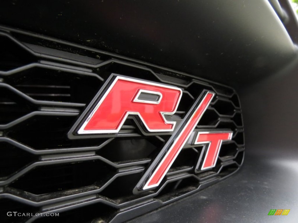 2013 Dodge Charger R/T Road & Track Marks and Logos Photos