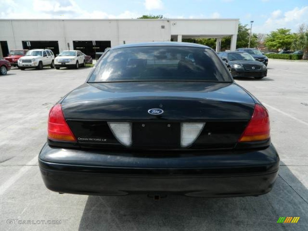 2003 Crown Victoria LX - Black / Dark Charcoal photo #4