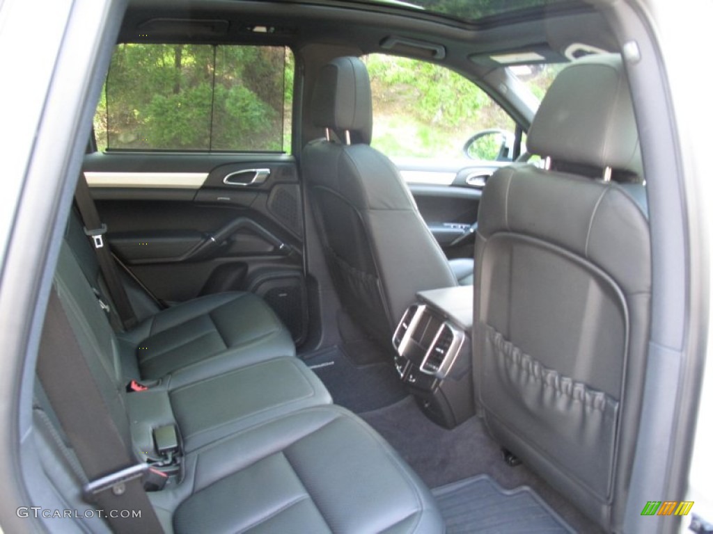 2013 Porsche Cayenne Diesel Rear Seat Photo #80616169