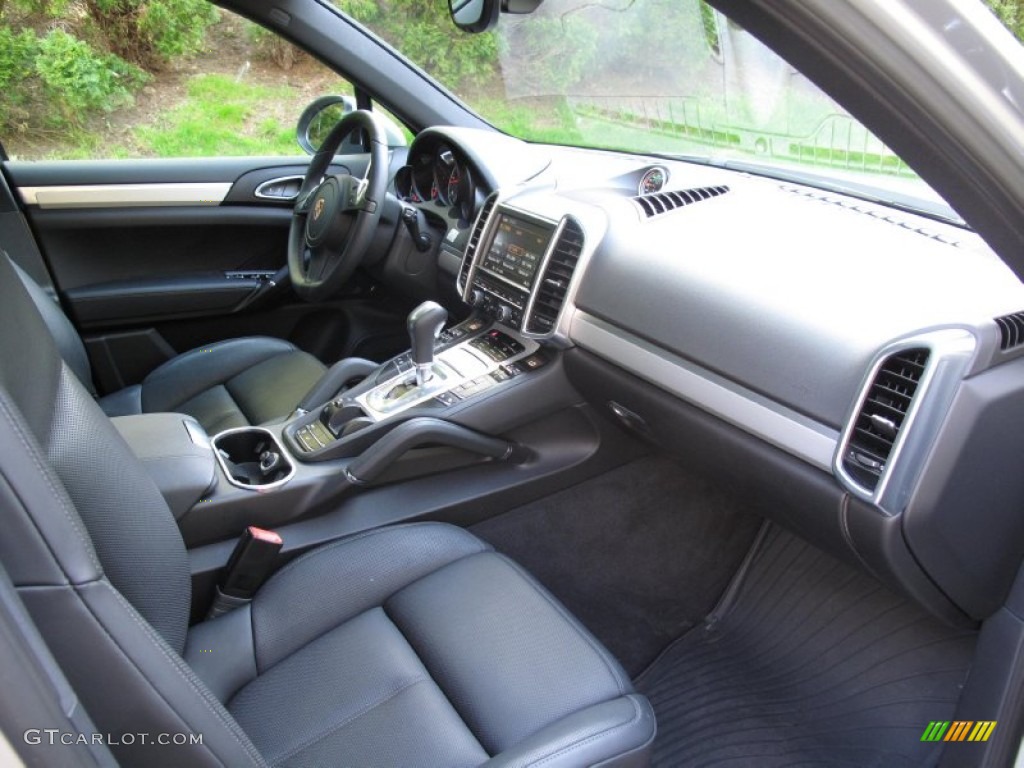 Black Interior 2013 Porsche Cayenne Diesel Photo #80616217