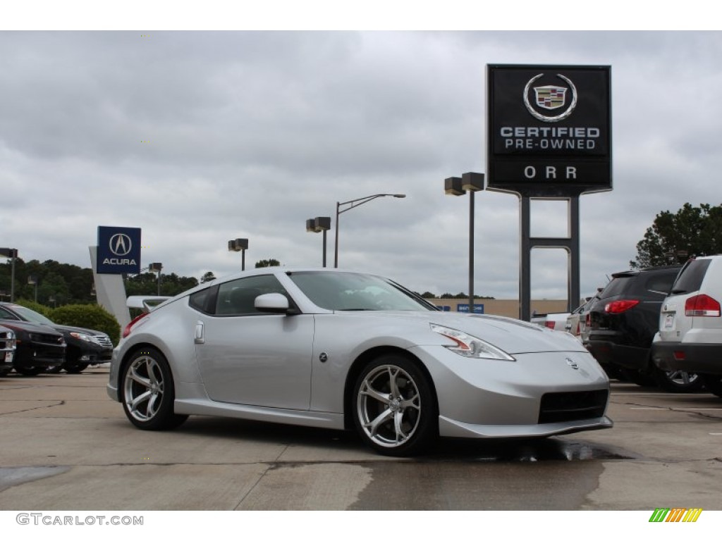 Brilliant Silver Nissan 370Z