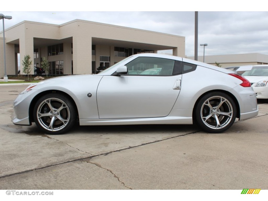 Brilliant Silver 2010 Nissan 370Z NISMO Coupe Exterior Photo #80617082