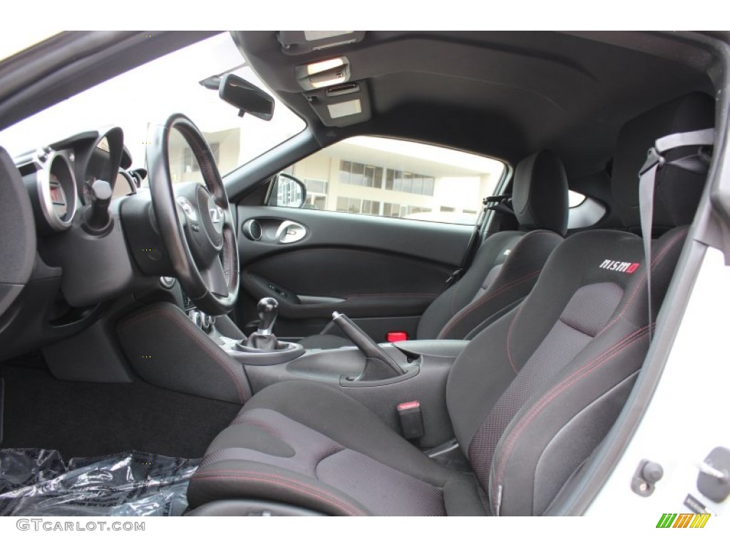 NISMO Black/Red Cloth Interior 2010 Nissan 370Z NISMO Coupe Photo #80617323