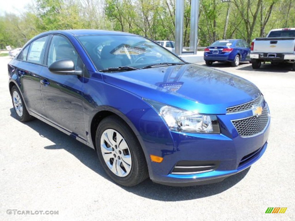 2013 Cruze LS - Blue Topaz Metallic / Jet Black/Medium Titanium photo #10