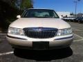 2002 Ivory Parchment Tri-Coat Lincoln Continental   photo #2