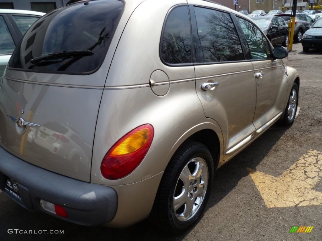 2002 PT Cruiser Limited - Light Almond Metallic / Taupe photo #8