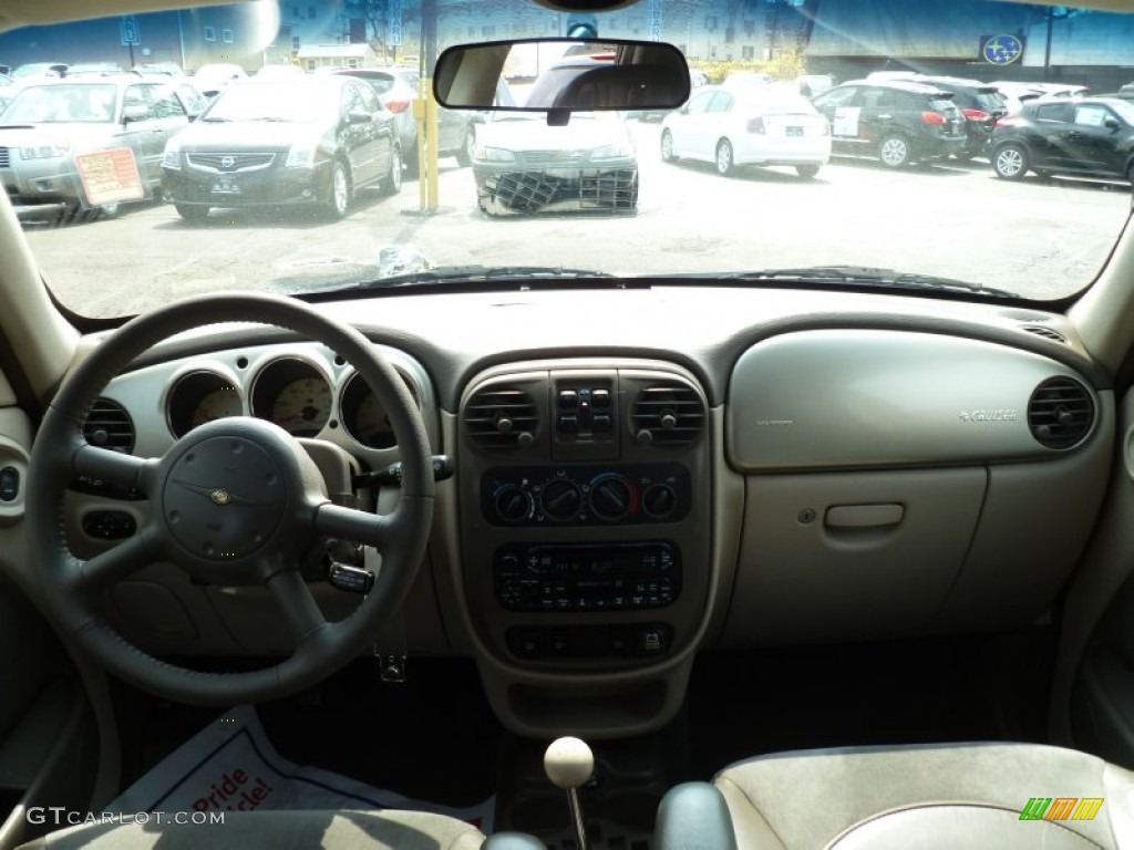 2002 PT Cruiser Limited - Light Almond Metallic / Taupe photo #18