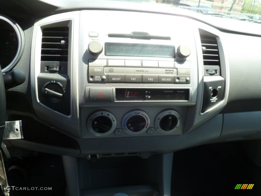 2002 PT Cruiser Limited - Light Almond Metallic / Taupe photo #24