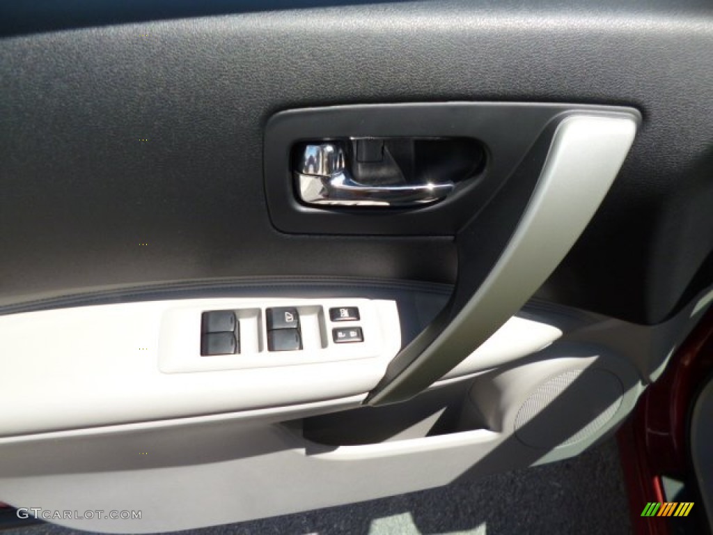 2011 Rogue SL AWD - Cayenne Red / Gray photo #16
