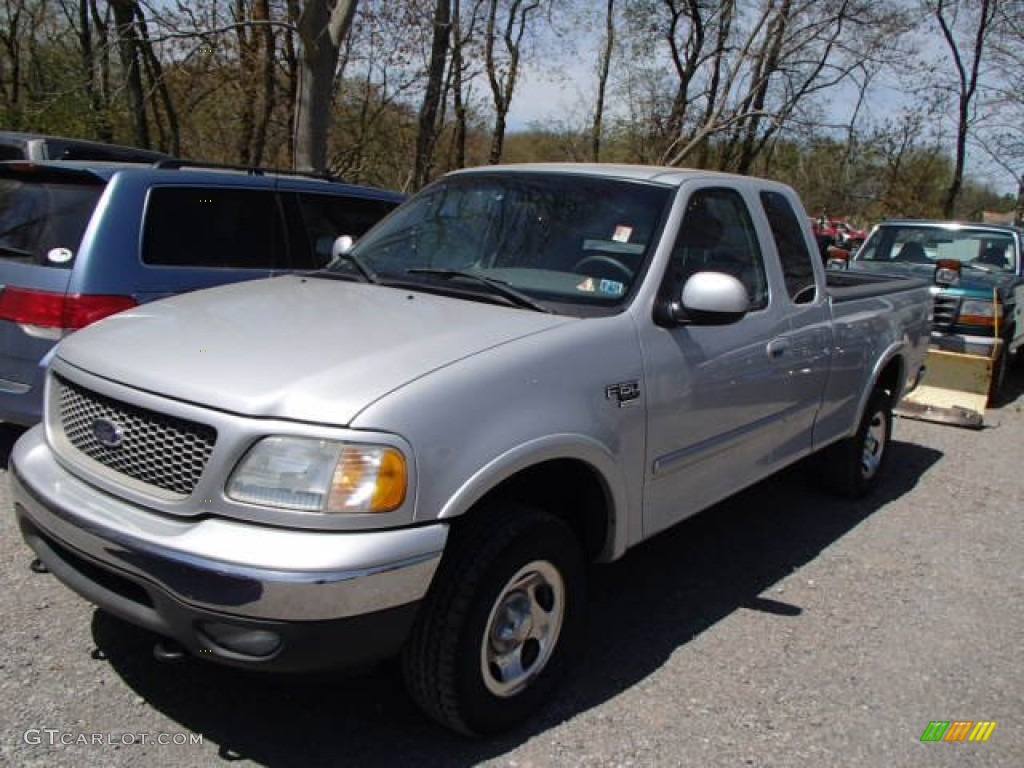 2003 F150 XLT SuperCab 4x4 - Silver Metallic / Medium Graphite Grey photo #3