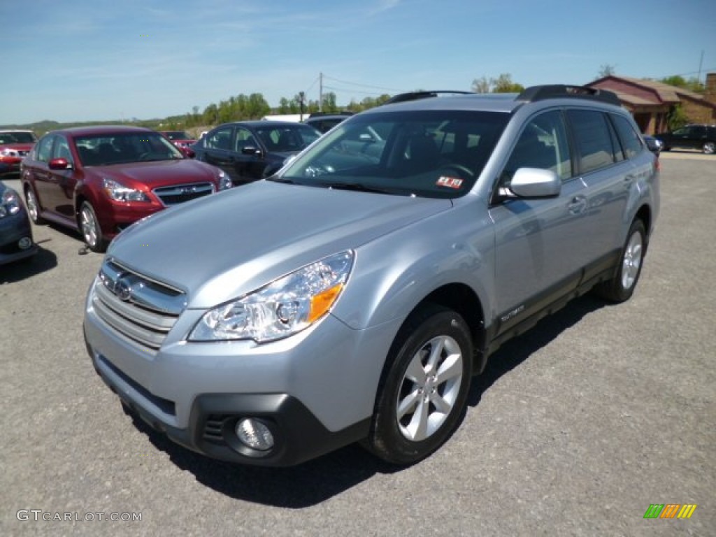 Ice Silver Metallic 2013 Subaru Outback 2.5i Premium Exterior Photo #80626006