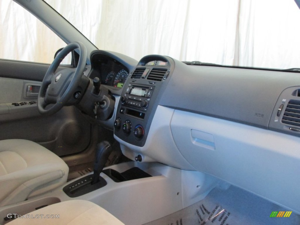 2006 Kia Spectra EX Sedan Dashboard Photos