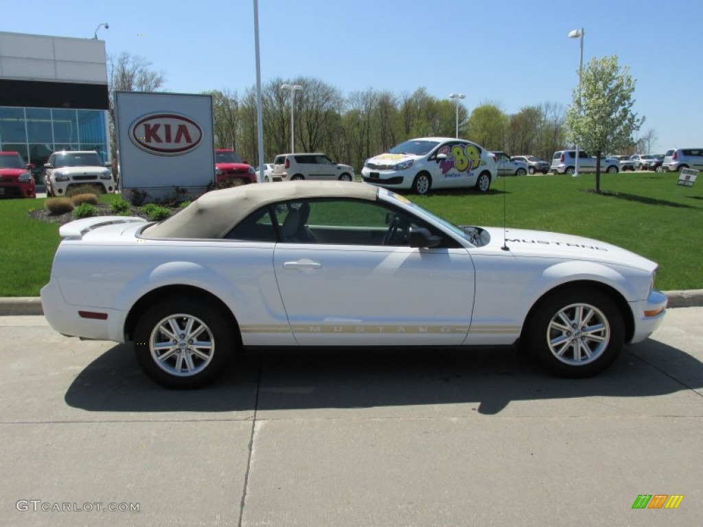 2005 Mustang V6 Premium Convertible - Performance White / Medium Parchment photo #2