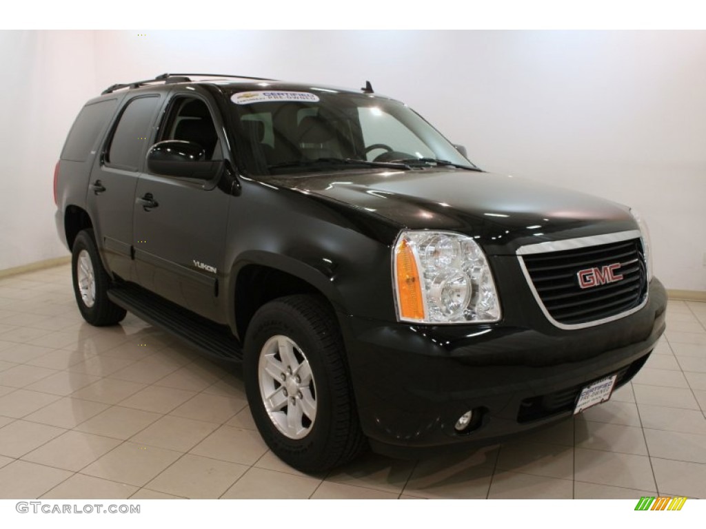 2013 Yukon SLT 4x4 - Onyx Black / Ebony photo #1