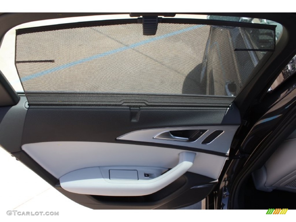 2013 Audi S6 4.0 TFSI quattro Sedan Lunar Silver Door Panel Photo #80640655
