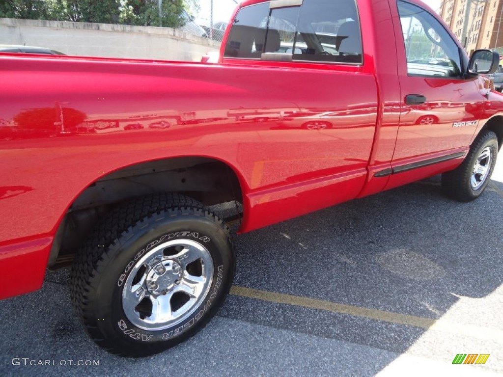 2005 Ram 1500 SLT Regular Cab 4x4 - Flame Red / Dark Slate Gray photo #31