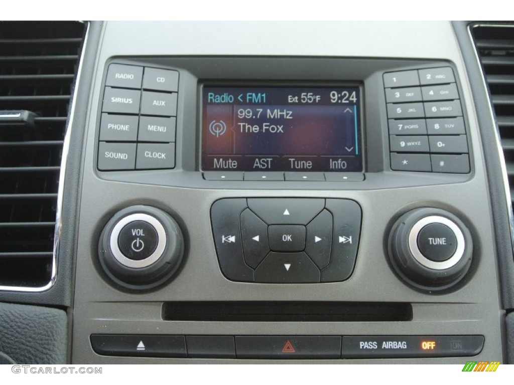 2013 Taurus SEL - Ingot Silver Metallic / Charcoal Black photo #14