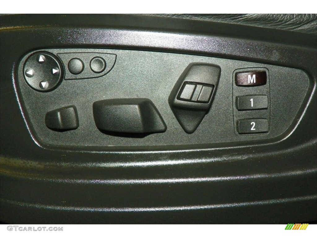 2009 BMW X6 xDrive50i Controls Photos