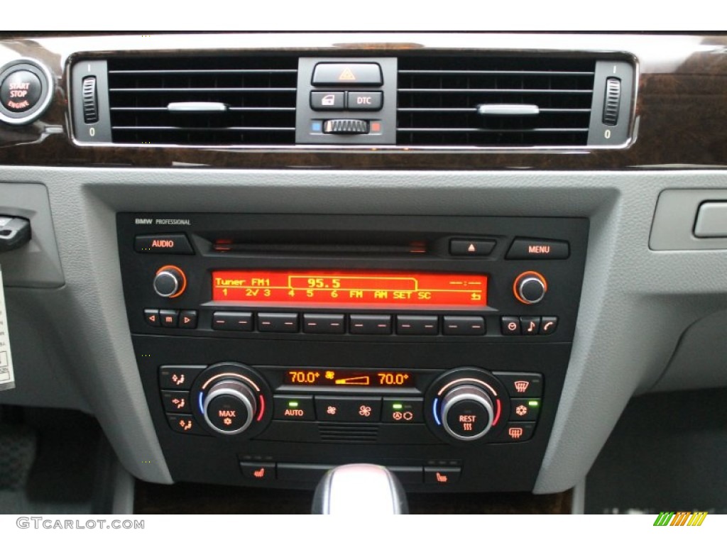 2009 BMW 3 Series 335i Sedan Controls Photo #80652556