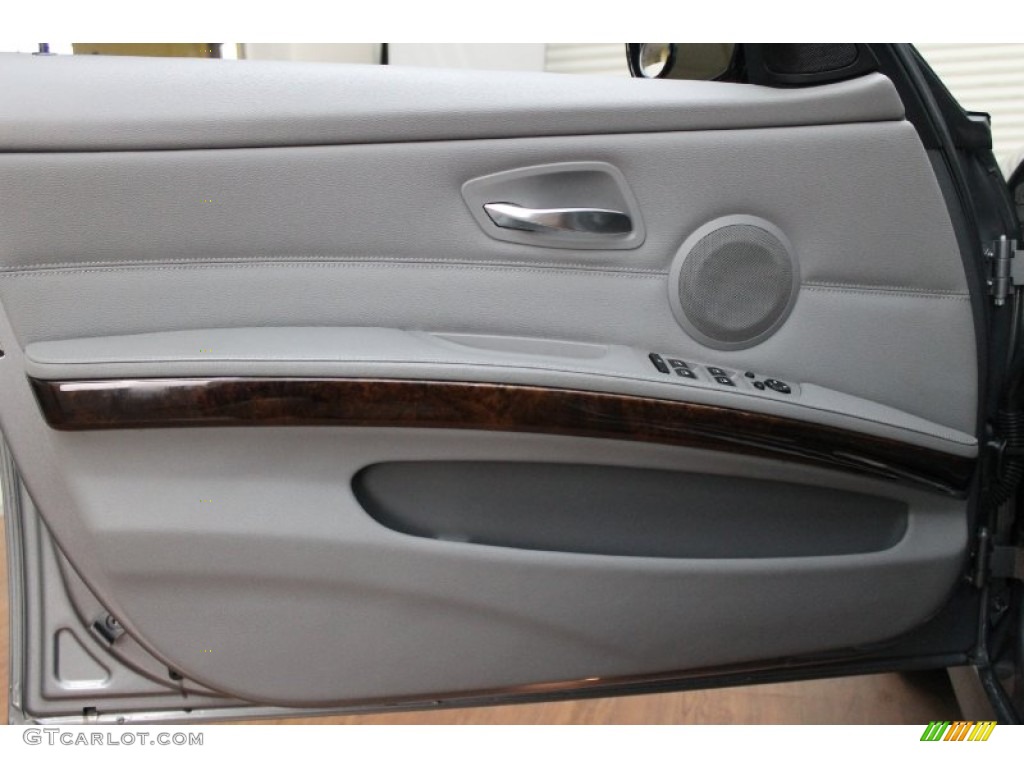 2009 BMW 3 Series 335i Sedan Grey Door Panel Photo #80652756