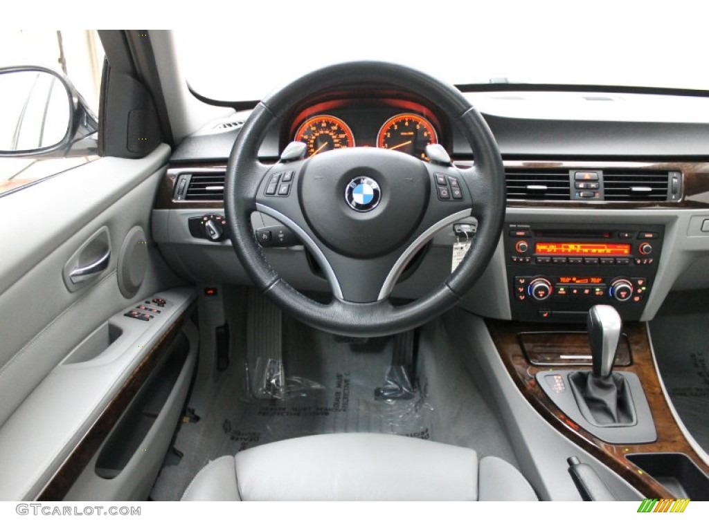 2009 BMW 3 Series 335i Sedan Grey Dashboard Photo #80652903