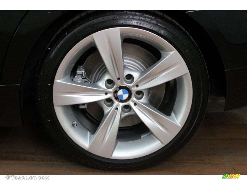 2010 3 Series 335i Sedan - Black Sapphire Metallic / Black photo #37