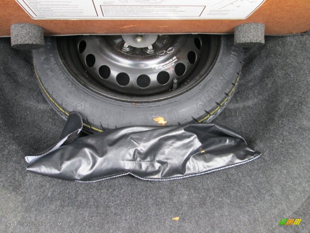2003 Neon SXT - Solar Yellow / Dark Slate Gray photo #14
