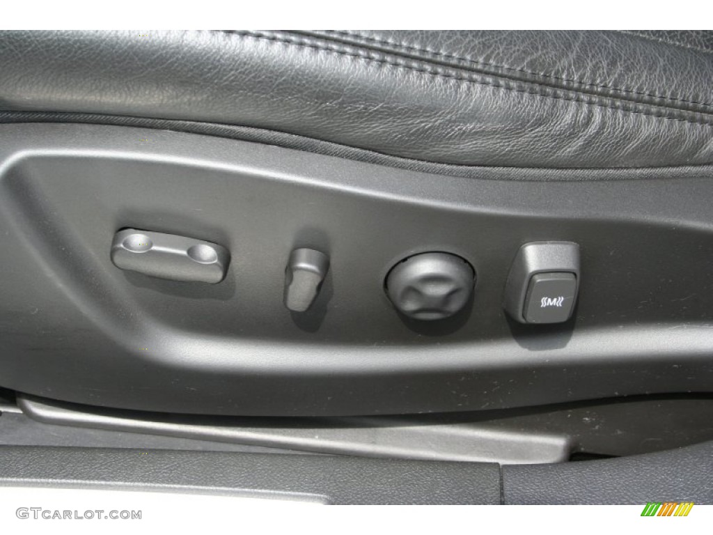 2011 Cadillac DTS Standard DTS Model Controls Photo #80658870
