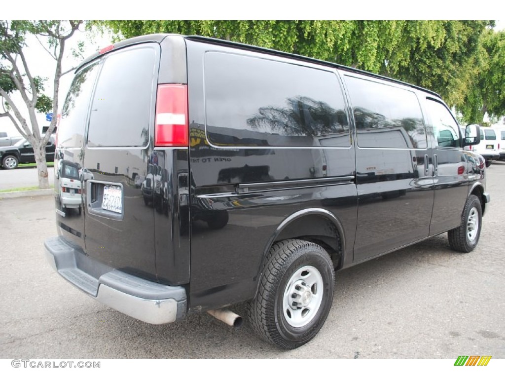 2009 Express 2500 Cargo Van - Black / Medium Pewter photo #4