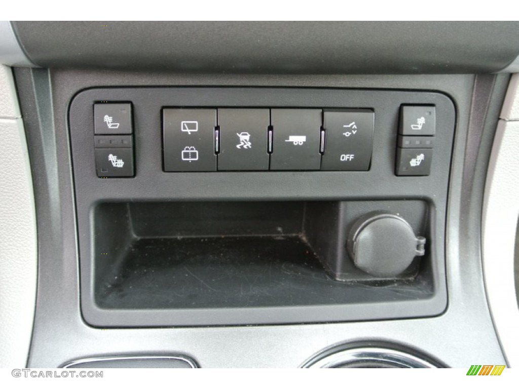 2009 Chevrolet Traverse LT Controls Photo #80663808