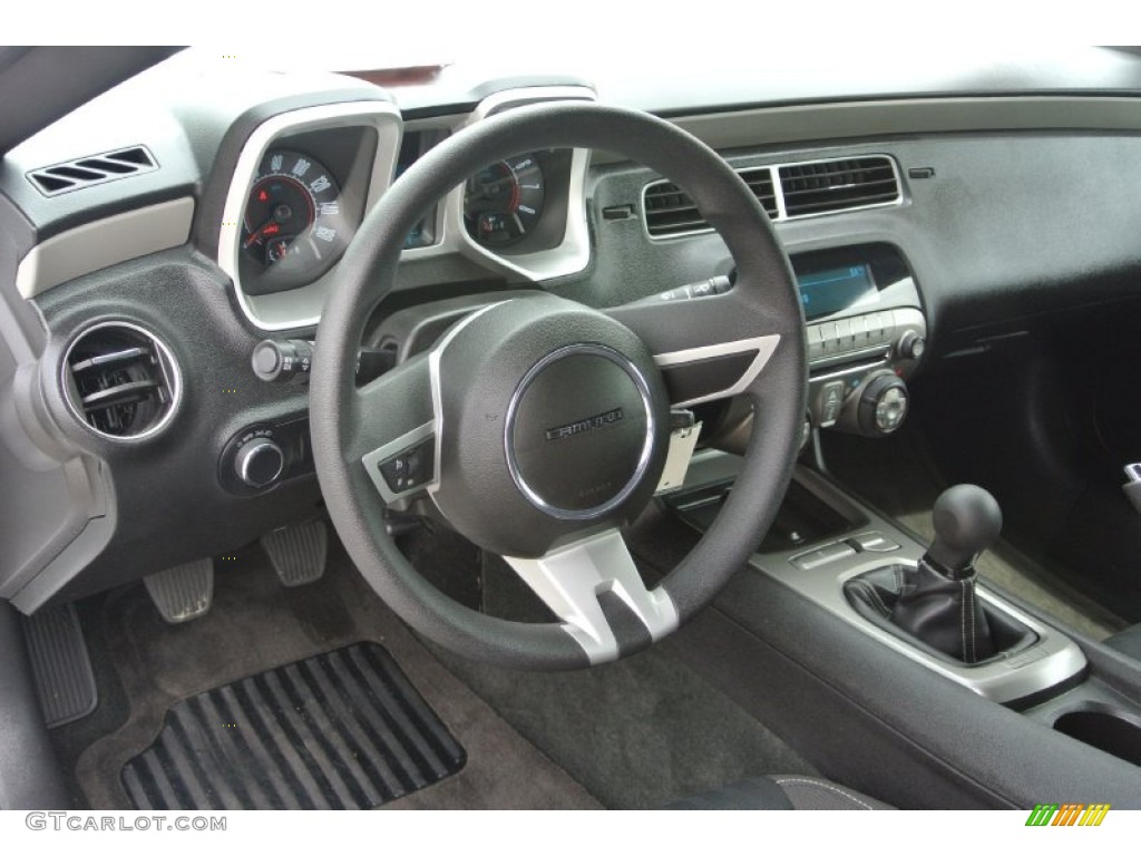 2011 Chevrolet Camaro LS Coupe Dashboard Photos