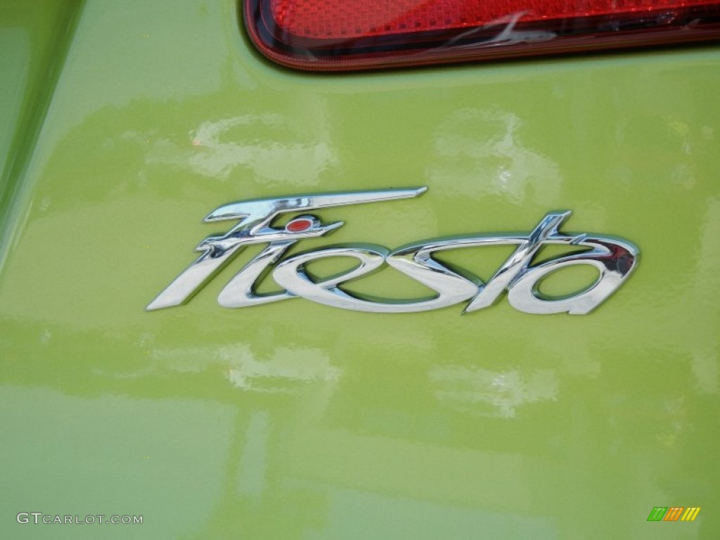 2013 Fiesta SE Sedan - Lime Squeeze / Charcoal Black/Light Stone photo #4