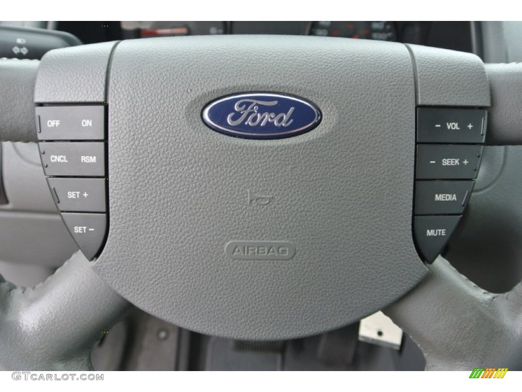 2007 Ford Freestyle SEL Controls Photos