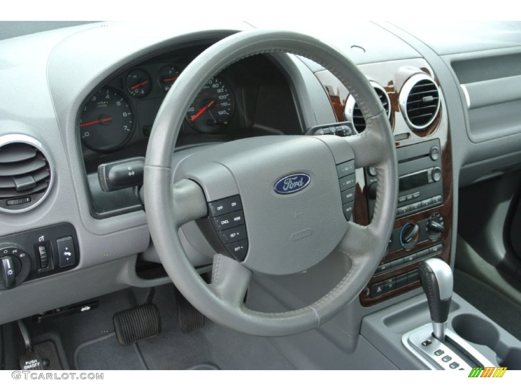 2007 Ford Freestyle SEL Shale Grey Steering Wheel Photo #80667280