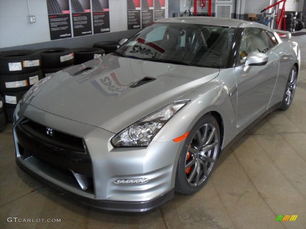 Super Silver 2014 Nissan GT-R Premium Exterior Photo #80670075