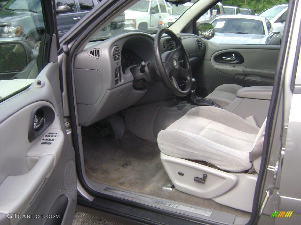 Light Gray Interior 2005 Chevrolet TrailBlazer LS Photo #80674218