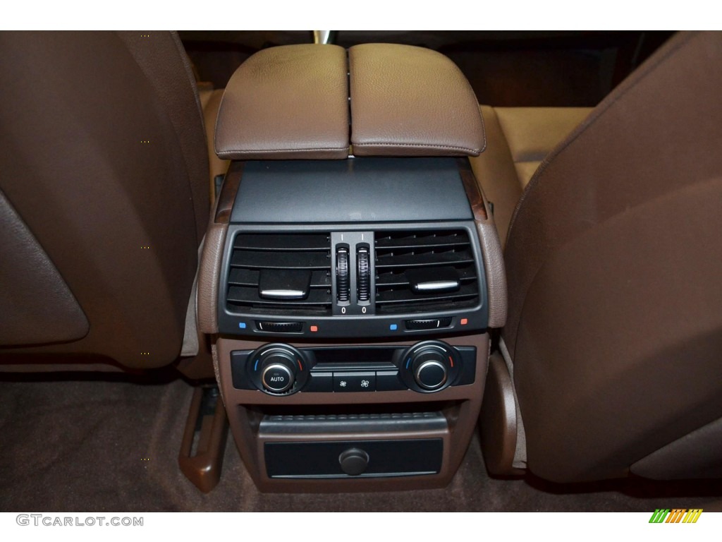 2010 BMW X5 xDrive48i Controls Photo #80676855