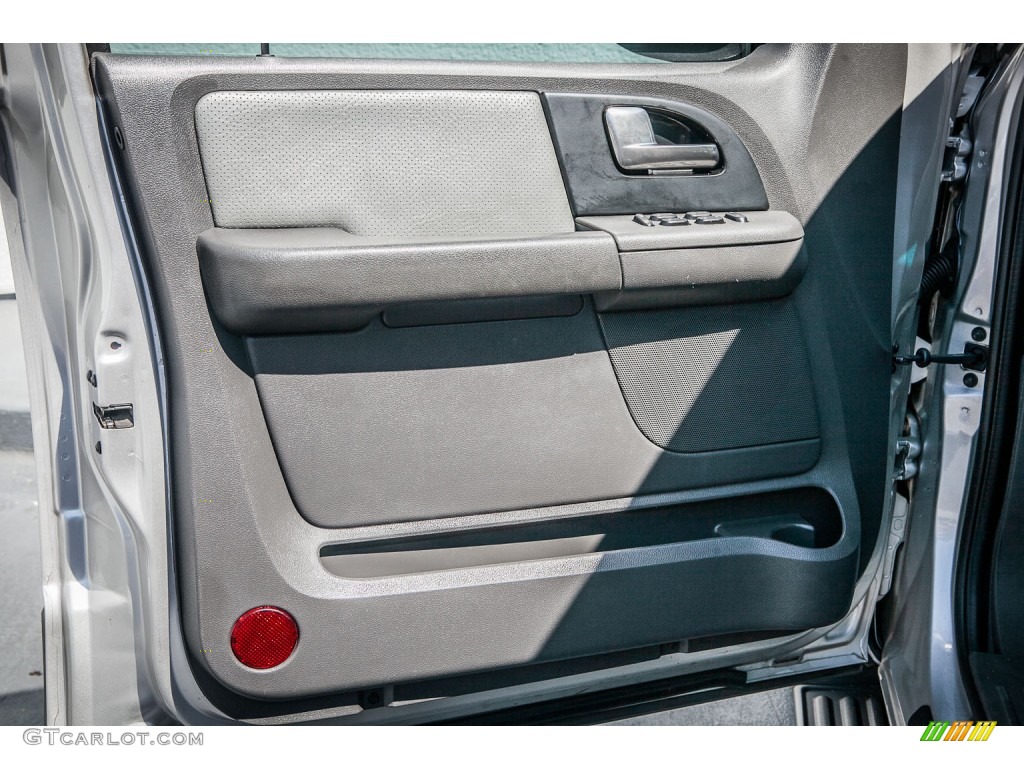 2003 Expedition XLT - Silver Birch Metallic / Flint Grey photo #19