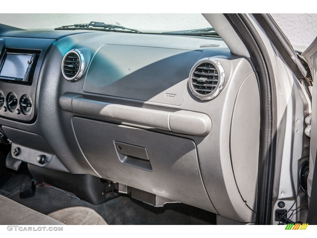 2003 Expedition XLT - Silver Birch Metallic / Flint Grey photo #22