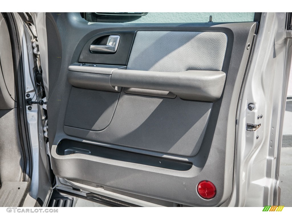 2003 Expedition XLT - Silver Birch Metallic / Flint Grey photo #24