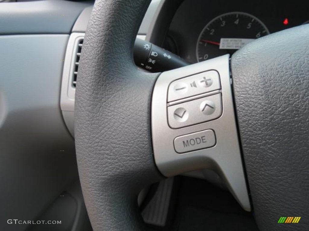 2013 Toyota Corolla LE Controls Photo #80678387