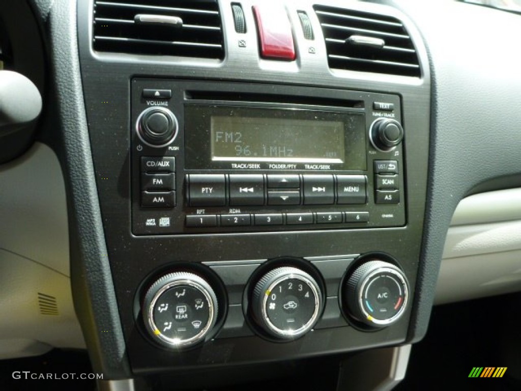 2014 Forester 2.5i - Marine Blue Pearl / Platinum photo #19