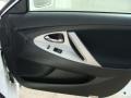 Super White - Camry SE Photo No. 20