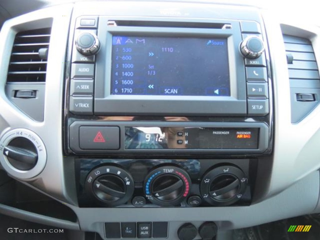 2013 Toyota Tacoma V6 TRD Double Cab 4x4 Controls Photo #80679461