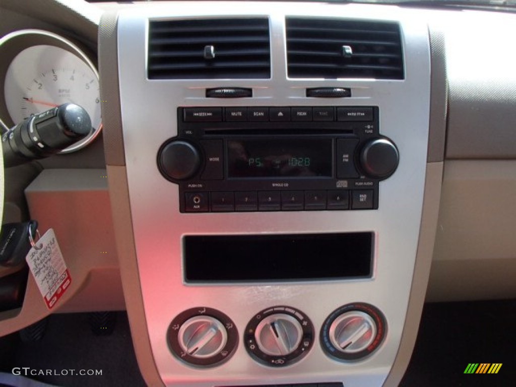 2007 Dodge Caliber SXT Controls Photo #80680607