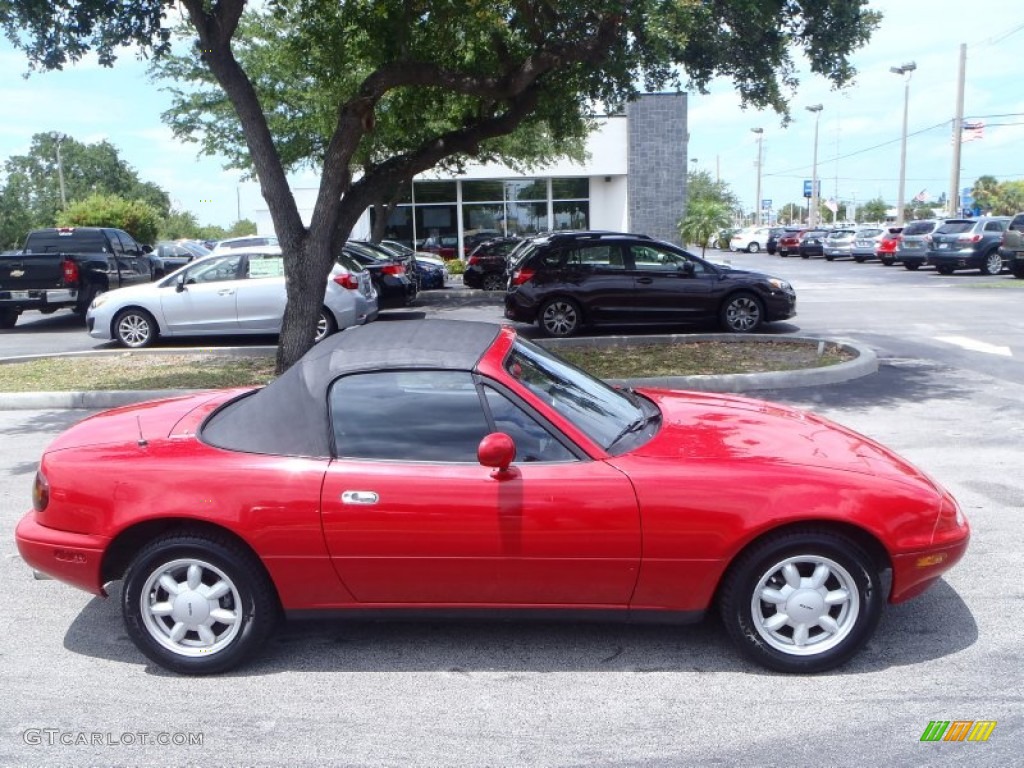 Classic Red 1992 Mazda MX-5 Miata Roadster Exterior Photo #80681038