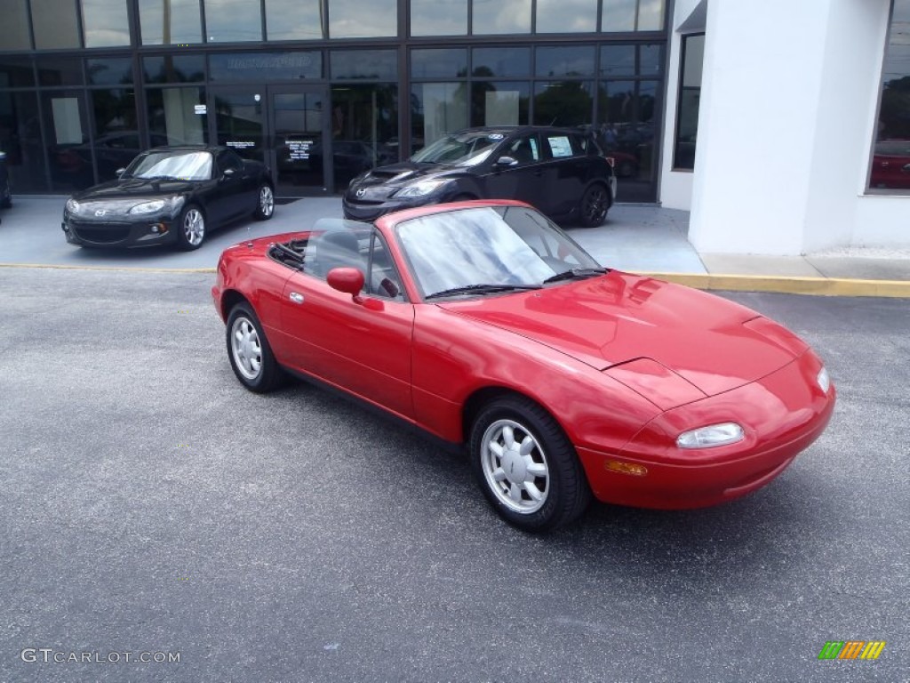 Classic Red 1992 Mazda MX-5 Miata Roadster Exterior Photo #80681429
