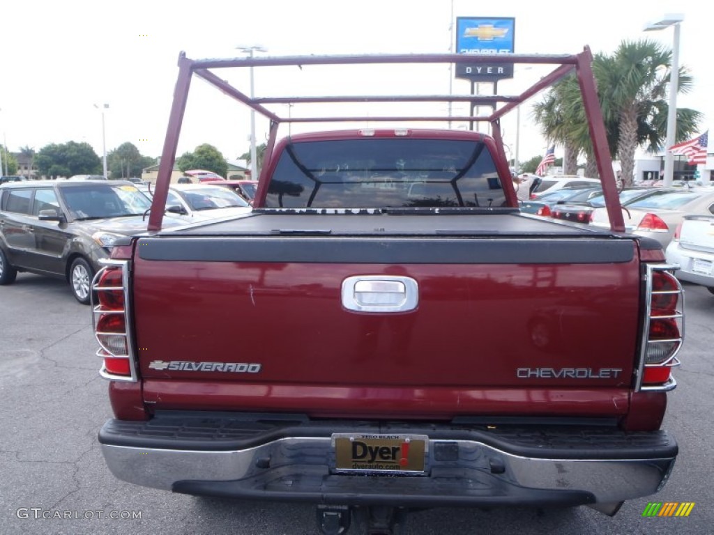 2005 Silverado 2500HD LT Extended Cab - Sport Red Metallic / Tan photo #4