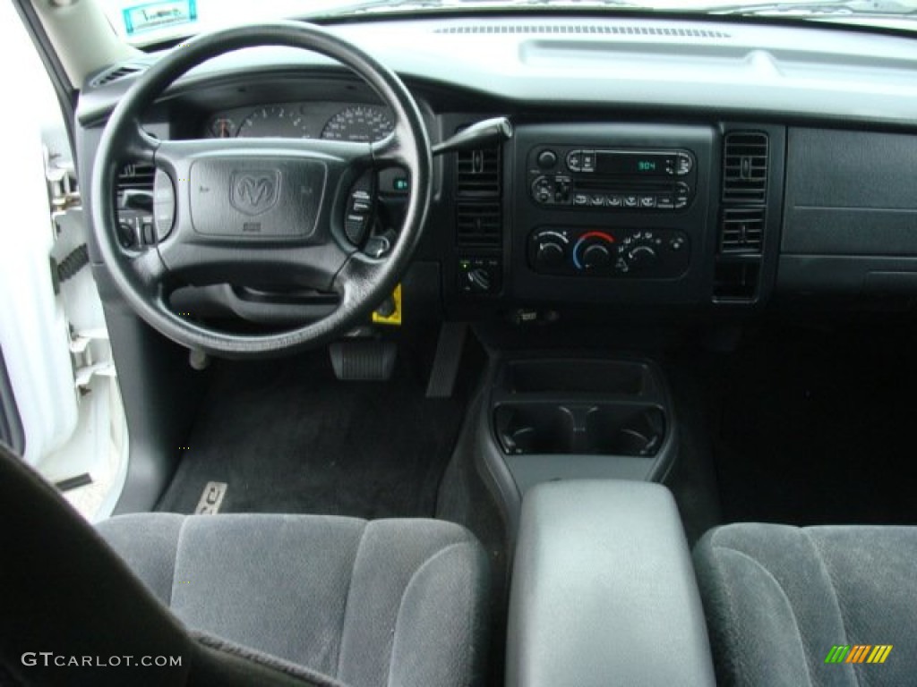 2004 Dakota SLT Quad Cab 4x4 - Bright White / Dark Slate Gray photo #11